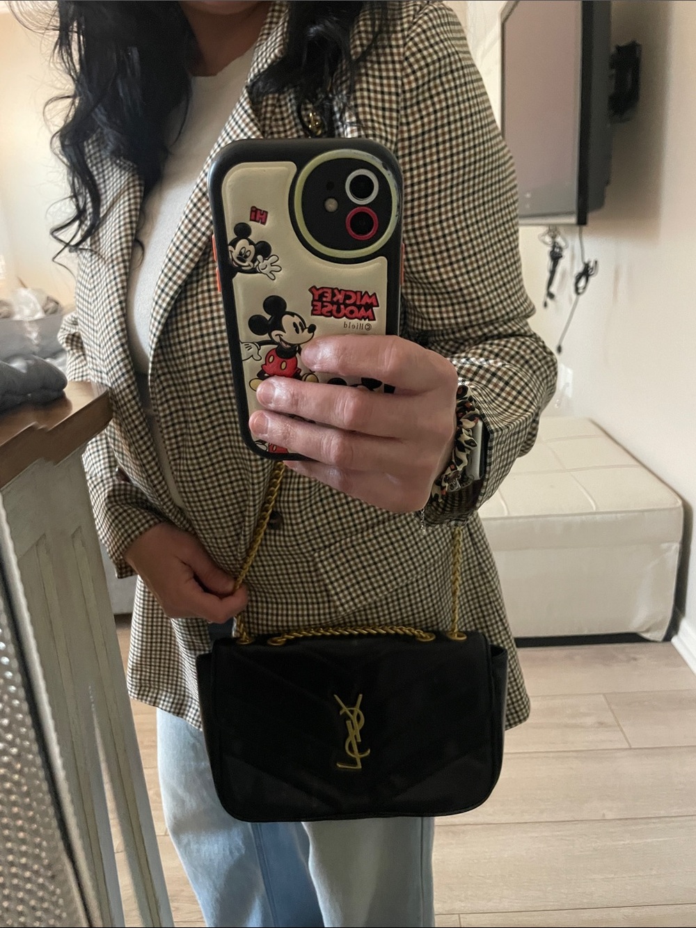 Source Unknown Black Quilted Shoulder Bag with Gold Hardware - Picture 4 of 5